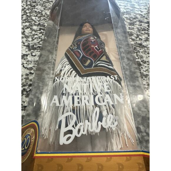 Northwest Coast Native American Barbie 1999 Collector Edition Mattel - Picture 2 of 8